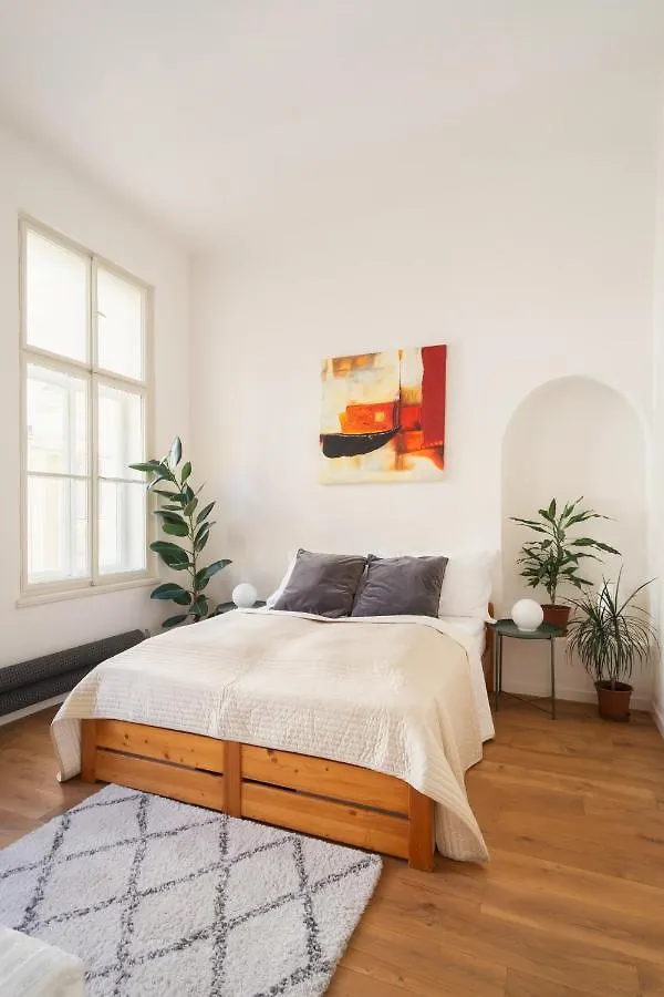 Prague Days - Spacious Designer Studios In City Center - Powder Tower 0*,  República Checa